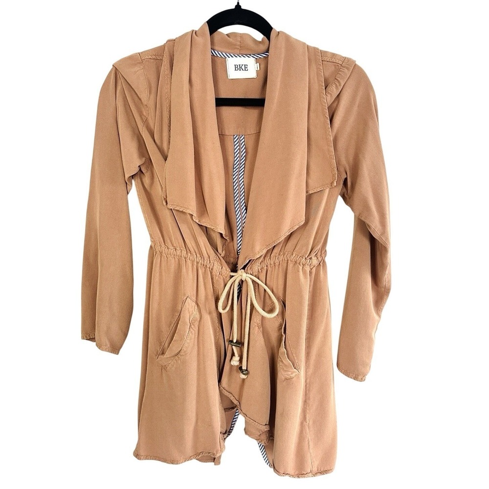 BKE Draped Flyaway Utility Jacket Medium Camel Tan Rayon Cinched Waist Anorak
